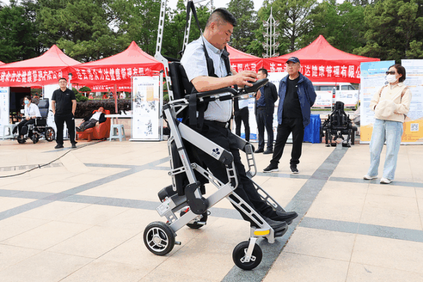 China Harnesses AI & Bionics to Empower People with Disabilities 🤖🦾 China Harnesses AI & Bionics to Empower People with Disabilities 🤖🦾