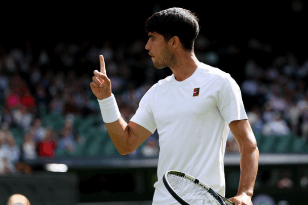 Alcaraz Shines at Wimbledon, Ends Tarvet’s Cinderella Run 🎾✨ Alcaraz Shines at Wimbledon, Ends Tarvet's Cinderella Run 🎾✨