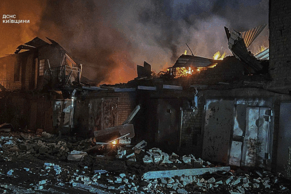 Trump & Zelenskyy Talk Air Defense as Russia Escalates Drone Strikes 🛡️✈️ Trump & Zelenskyy Talk Air Defense as Russia Escalates Drone Strikes 🛡️✈️