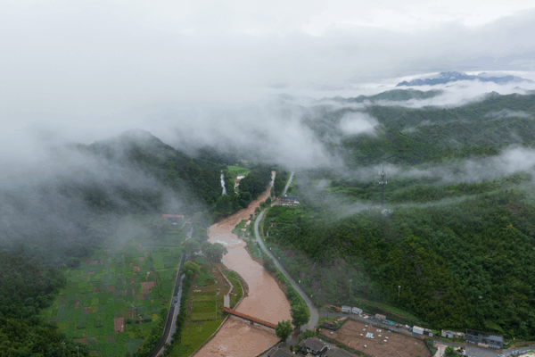 Beijing Battles Torrential Rainstorms, Flood Alerts Issued 🌧️🚨 Beijing Battles Torrential Rainstorms, Flood Alerts Issued 🌧️🚨