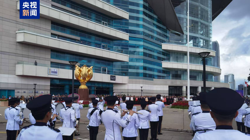 ADOE8RXTZZYVAN67TFV4 - 🌍NewspaperAmigo – Your Global News Buddy 🗞️ Hong Kong Marks 28th Anniversary of Return to China with Flag Ceremony 🇭🇰