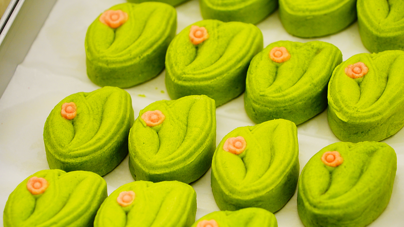 Beihai Park's Summer Pastries Blend Tradition & Flavor 🍰🌸