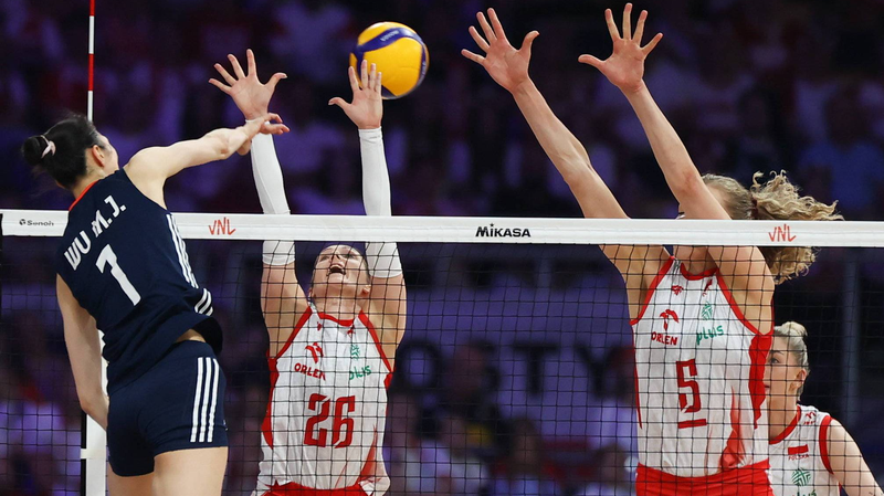 China’s Volleyball Heartbreak: Poland Stages Epic Comeback in FIVB Thriller 🏐💔 China's Volleyball Heartbreak: Poland Stages Epic Comeback in FIVB Thriller 🏐💔