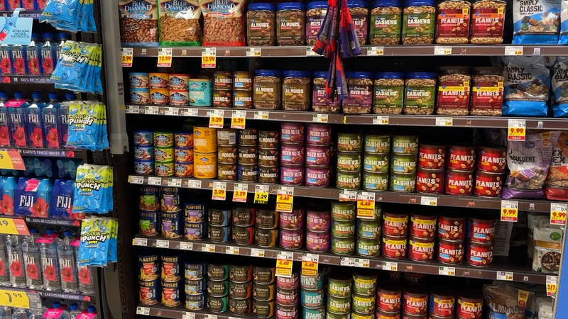 D9J7PJRMYH18KPFMDDH3 - 🌍NewspaperAmigo – Your Global News Buddy 🗞️ U.S. Tariffs Hit Shoppers: What’s Next for Global Markets? video poster