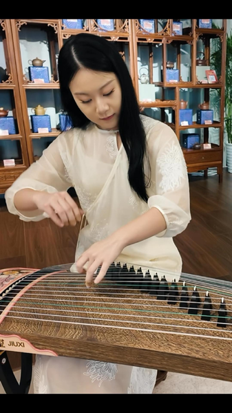🎶 Ancient Strings Meet Modern Vibes: Guzheng Stuns at Bird’s Nest Art Fest 🌸✨ 🎶 Ancient Strings Meet Modern Vibes: Guzheng Stuns at Bird’s Nest Art Fest 🌸✨ video poster