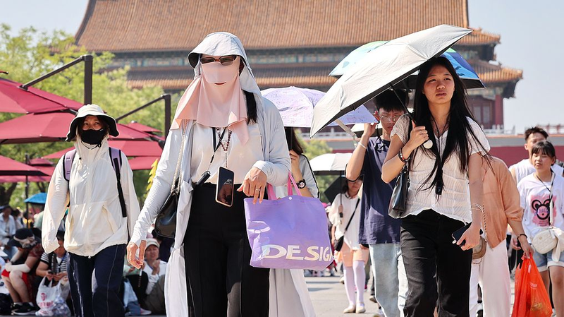 F7COCP612T0QTKSWI5PB - 🌍NewspaperAmigo – Your Global News Buddy 🗞️ China Battles Record Heatwaves as Temperatures Soar 🌡️🔥