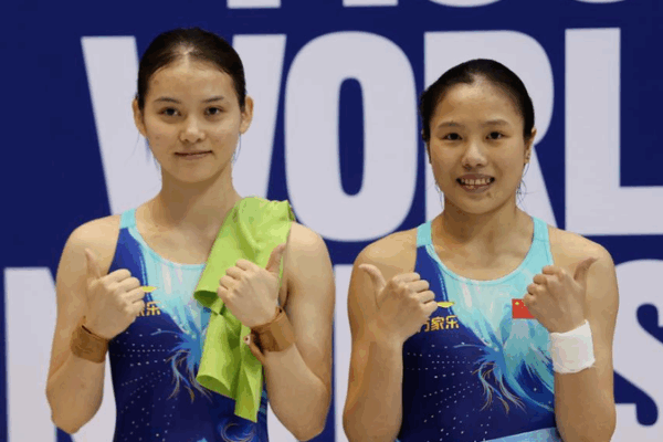 China’s He & Lu Dive to Gold at World University Games 🥇🌍 China's He & Lu Dive to Gold at World University Games 🥇🌍