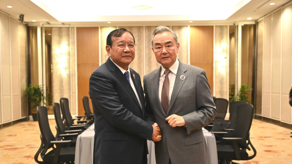 China Pledges Stronger Ties with Cambodia Amid Global Shifts ๐๐ค China Pledges Stronger Ties with Cambodia Amid Global Shifts ๐๐ค