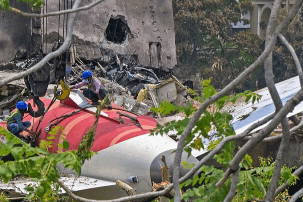 Air India Clears Safety Checks on Boeing Fleet ๐ซโ
Air India Clears Safety Checks on Boeing Fleet ๐ซโ