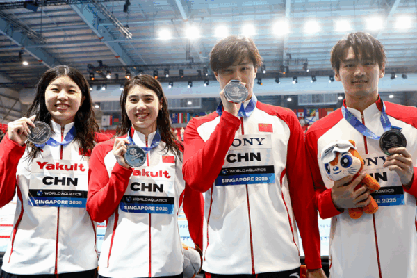 China Shines with Double Silver at Singapore Worlds 🥈🇨🇳 China Shines with Double Silver at Singapore Worlds 🥈🇨🇳