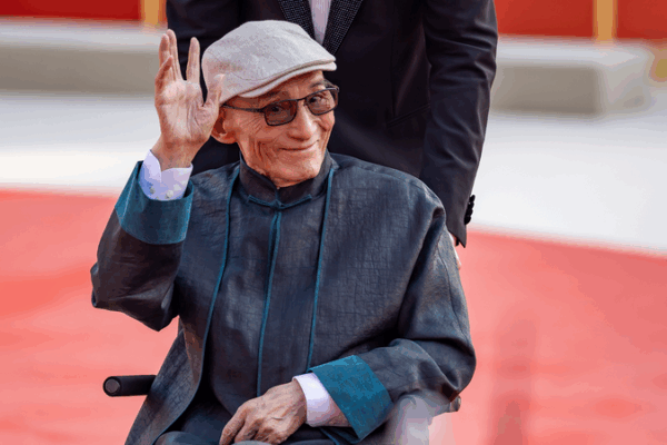 Xi Jinping Praises 92-Year-Old Actor’s CPC Membership 🎭🇨🇳 Xi Jinping Praises 92-Year-Old Actor’s CPC Membership 🎭🇨🇳