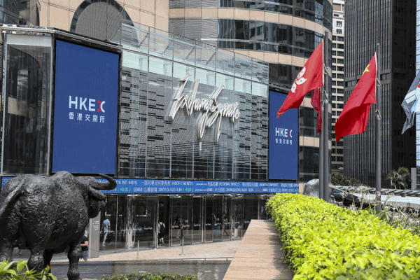 Hong Kong Stocks Surge as Investor Confidence Returns 📈💼 Hong Kong Stocks Surge as Investor Confidence Returns 📈💼