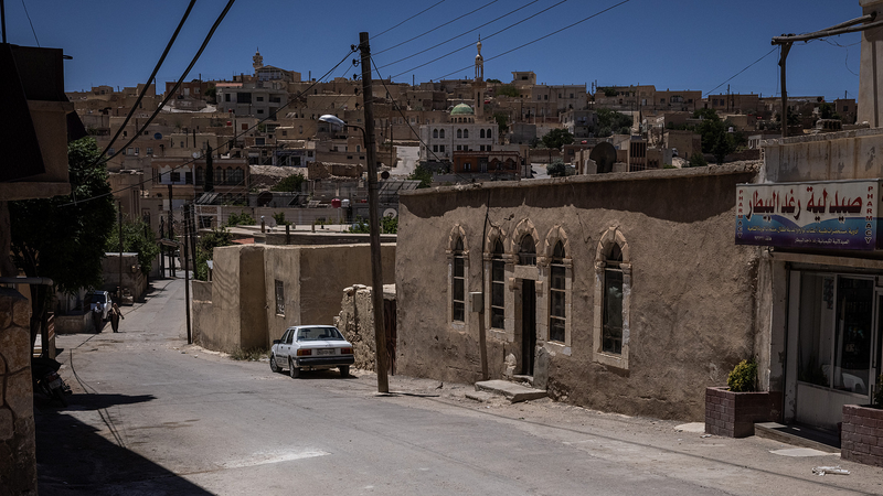 M1Y13QXD0KFMXBPBHWA6 - 🌍NewspaperAmigo – Your Global News Buddy 🗞️ Trump Ends Syria Sanctions in Bid for Stability 🕊️🇸🇾