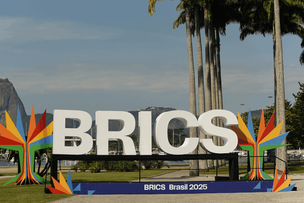 MIBA3JZW62VF1F3LDH44 - 🌍NewspaperAmigo – Your Global News Buddy 🗞️ Li Qiang Calls for Global Unity at BRICS Summit 🌍✨