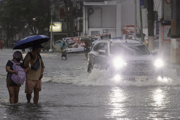 Philippines Battles Flood Chaos as Storms Loom ๐ง๏ธ๐จ Philippines Battles Flood Chaos as Storms Loom ๐ง๏ธ๐จ