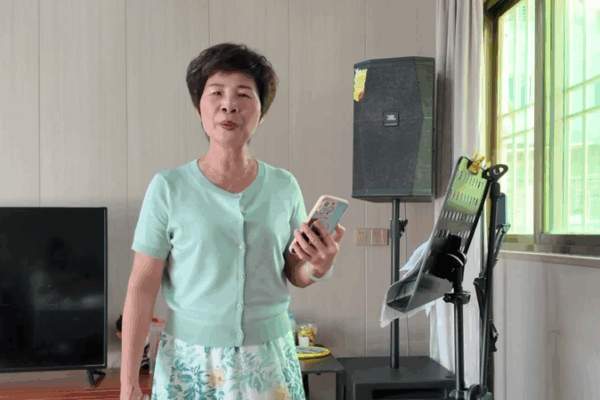 Meet Aunty Ru: The 60-Year-Old Viral Star Redefining English Pop 🎤✨ Meet Aunty Ru: The 60-Year-Old Viral Star Redefining English Pop 🎤✨ video poster