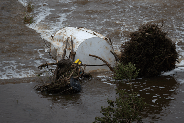 PWT3HQDA3SB627DTBJHL - 🌍NewspaperAmigo – Your Global News Buddy 🗞️ Texas Floods: Rescue Teams Race Against Time as Storms Loom 🌪️💧 video poster