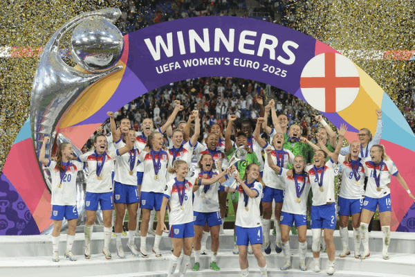 England Crowned Women’s Euro 2025 Champs in Nail-Biting Penalty Showdown 🏆⚽ England Crowned Women's Euro 2025 Champs in Nail-Biting Penalty Showdown 🏆⚽