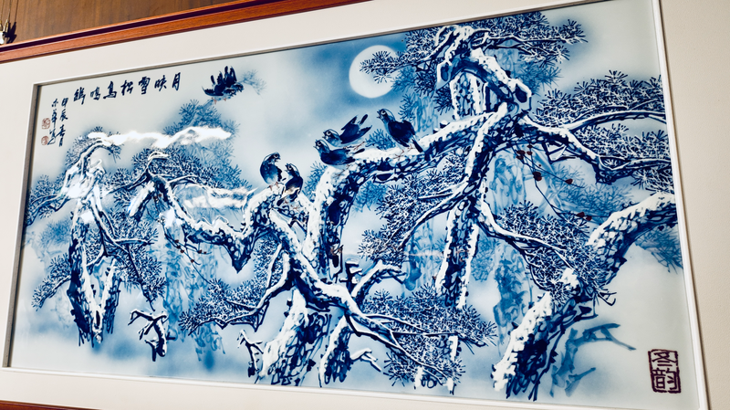 SJ2CQC132U24D4JKU0U2 - 🌍NewspaperAmigo – Your Global News Buddy 🗞️ Jingdezhen’s Blue-and-White Porcelain: A Timeless Masterpiece 🏺✨