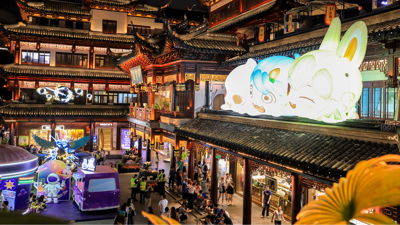 Shanghai River Cruise Becomes Floating Art Gallery 🎨✨ Shanghai River Cruise Becomes Floating Art Gallery 🎨✨