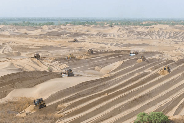 🌱 China Leads Global Fight Against Sandstorms with Tech & Innovation 🌍 🌱 China Leads Global Fight Against Sandstorms with Tech & Innovation 🌍