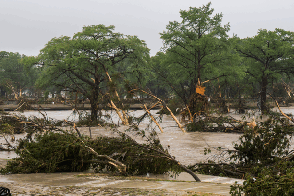 Texas Floods: Rescue Teams Race Against Time in Kerrville 🌊🚨 Texas Floods: Rescue Teams Race Against Time in Kerrville 🌊🚨 video poster
