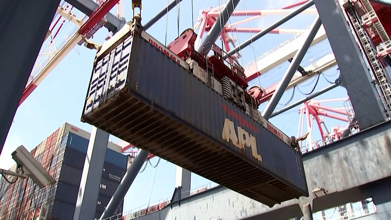 Port of LA Navigates Tariff Rollercoaster π’π Port of LA Navigates Tariff Rollercoaster π’π video poster