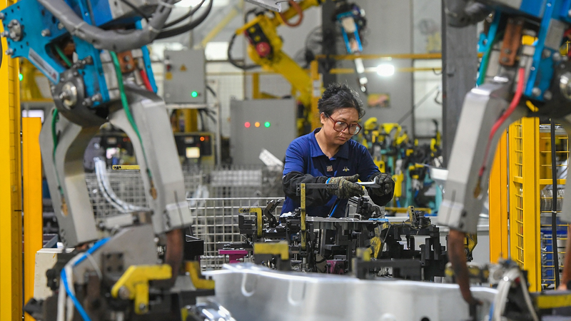 China’s Economy Defies Global Slump with 5.3% Growth & Innovation Surge π China's Economy Defies Global Slump with 5.3% Growth & Innovation Surge π