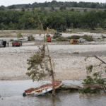 XCRD0IDJGX5IVUZZ4E3V - 🌍NewspaperAmigo – Your Global News Buddy 🗞️ Texas Flooding Crisis: Over 100 Lives Lost as Rescue Efforts Continue 🌧️🚨 video poster