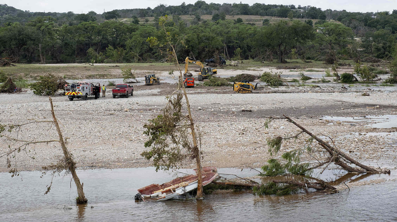 Texas Flooding Crisis: Over 100 Lives Lost as Rescue Efforts Continue 🌧️🚨 video poster