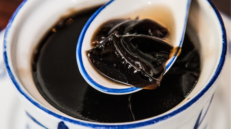 Y3E3FGAD1FCR9U1I0JC5 - 🌍NewspaperAmigo – Your Global News Buddy 🗞️ China Sizzles into 'Major Heat' with Cool Traditions 🌞🍉