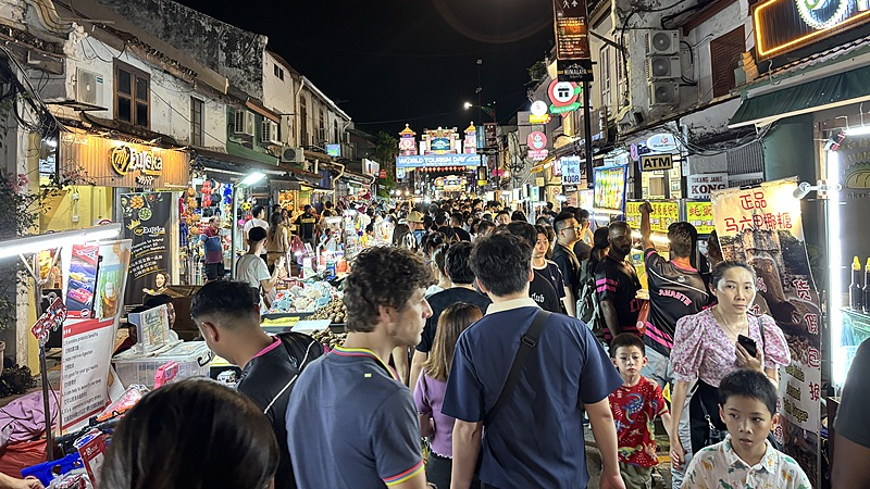 YEE1GWCVWMIZLPELGLEP - 🌍NewspaperAmigo – Your Global News Buddy 🗞️ China & Malaysia Drop Visa Requirements ✈️🌏 Here’s What You Need to Know!