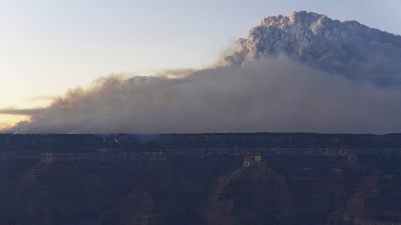 0JZGBWJBP92WDQ5AFUUI - 🌍NewspaperAmigo – Your Global News Buddy 🗞️ Wildfire Engulfs Grand Canyon: Over 1,200 Firefighters Battle Blaze 🔥🌲