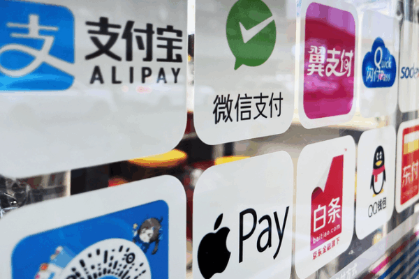 0PD1E0T8N2KBPDGBJEXX - 🌍NewspaperAmigo – Your Global News Buddy 🗞️ Apple Faces Lawsuit Over Alleged Apple Pay Tech Theft 🍏⚖️