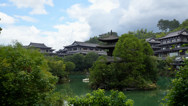 14MJIGKYFKR18WH7W1SH - 🌍NewspaperAmigo – Your Global News Buddy 🗞️ From Trash to Treasure: Zhejiang’s Root Carving Magic 🌳✨