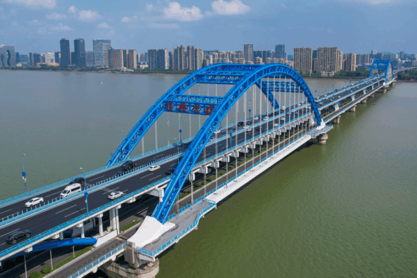 Fuxing Bridge: Hangzhou’s Modern Marvel Over Qiantang River 🌉✨ Fuxing Bridge: Hangzhou’s Modern Marvel Over Qiantang River 🌉✨ video poster