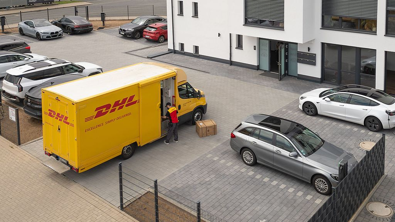 🌍✉️ Global Parcel Chaos: US Tariff Shift Halts International Shipments 🌍✉️ Global Parcel Chaos: US Tariff Shift Halts International Shipments