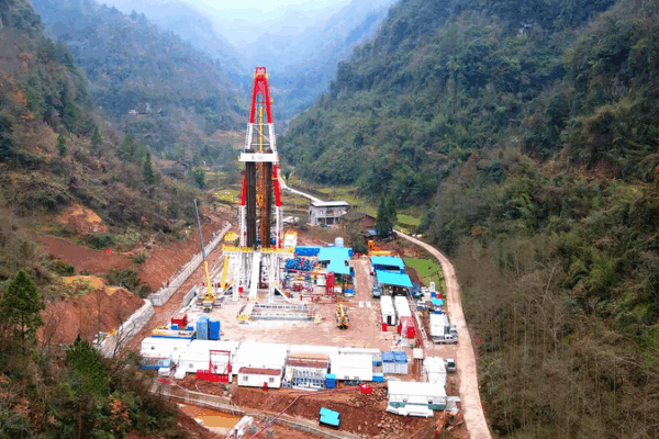 China Strikes Gold with Massive Shale Gas Discovery 💥⛽ China Strikes Gold with Massive Shale Gas Discovery 💥⛽