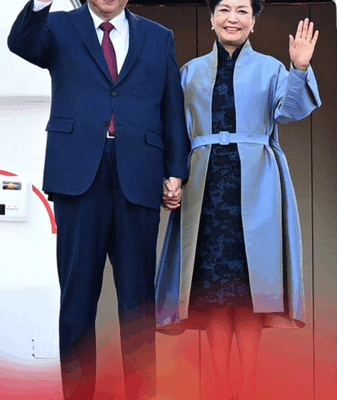 Xi Jinping’s Family Values: How Love for Home Fuels China’s Vision 🌟👨👩👧👦🇨🇳 Xi Jinping’s Family Values: How Love for Home Fuels China’s Vision 🌟👨👩👧👦🇨🇳 video poster