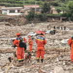 59MKK8N0BTAG9D0BSTU5 - 🌍NewspaperAmigo – Your Global News Buddy 🗞️ 🚨 Rescue Teams Race Against Time in Gansu Mountain Torrents 🌧️ video poster