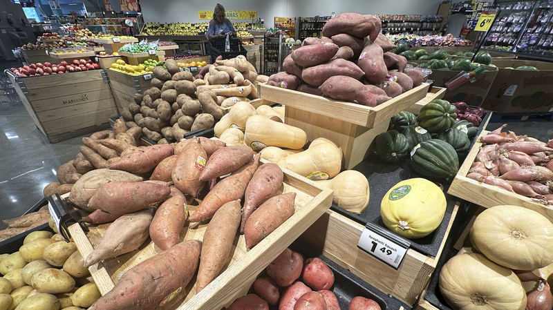 6LCC819E1AQV7VOL24XF - 🌍NewspaperAmigo – Your Global News Buddy 🗞️ 📉💰 Grocery Bills Bite: Most Americans Stressed by Rising Food Costs