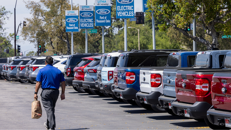 7KVBVOXTT51KPNXUJNYR - 🌍NewspaperAmigo – Your Global News Buddy 🗞️ US Auto Giants Face Price Hikes as Tariffs Bite 🚗💸