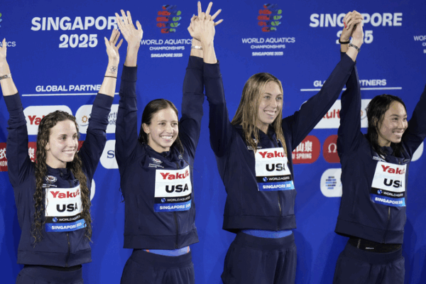 USA Smashes World Record at World Aquatics Championships 🏊♀️💥 USA Smashes World Record at World Aquatics Championships 🏊♀️💥