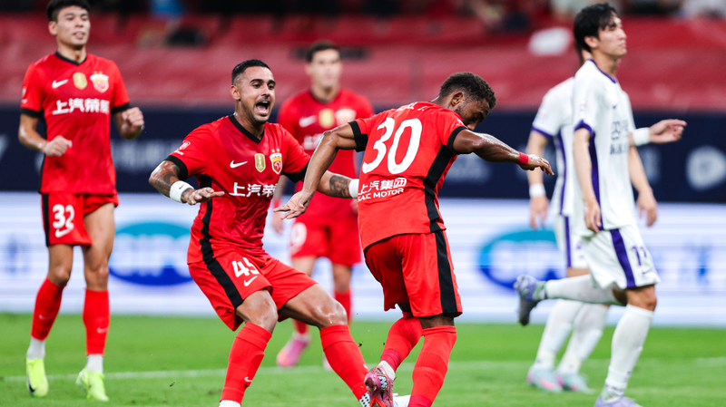 Shanghai Port's Title Hopes Hit Snag in Thrilling CSL Draw 🏟️⚽
