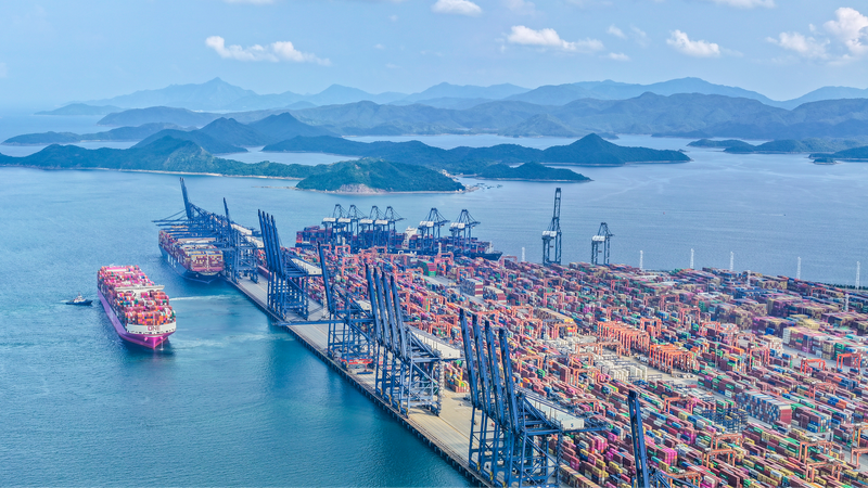 8D1LEVM6XORQ8X60PYG4 - 🌍NewspaperAmigo – Your Global News Buddy 🗞️ China's Trade Surge Defies Global Uncertainty 🌏📈