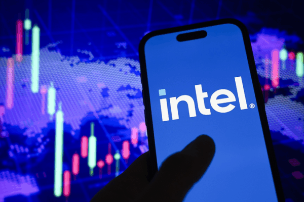 U.S. Eyes $10B Stake in Intel to Boost Chip Sector 🖥️🇺🇸 U.S. Eyes $10B Stake in Intel to Boost Chip Sector 🖥️🇺🇸