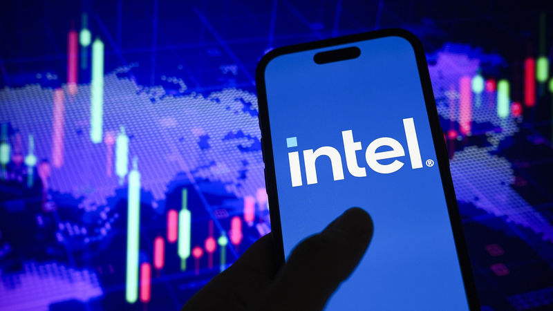 98KCF9BIXDHRBKL5BN3Q - 🌍NewspaperAmigo – Your Global News Buddy 🗞️ U.S. Eyes $10B Stake in Intel to Boost Chip Sector 🖥️🇺🇸