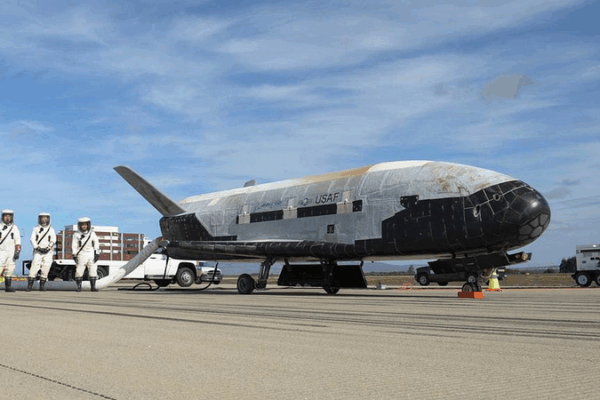 🚀 SpaceX Launches Secret Military Spacecraft: What’s Aboard? 🚀 SpaceX Launches Secret Military Spacecraft: What’s Aboard?