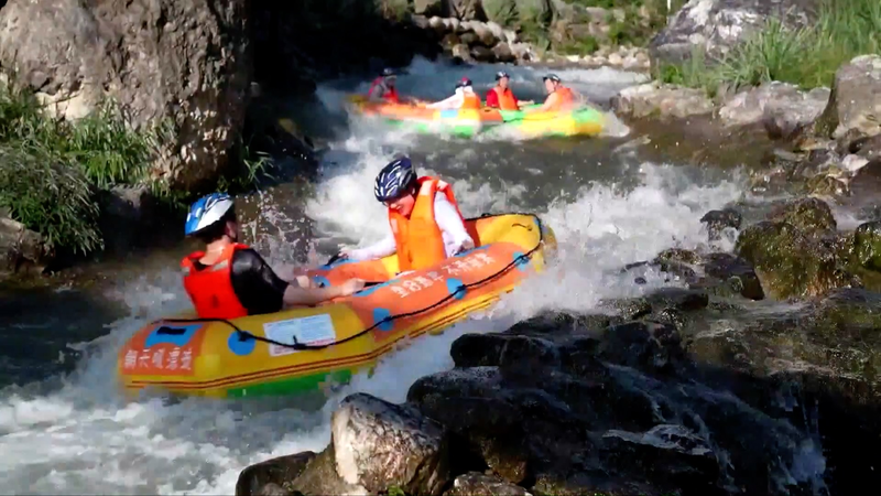 CKQ04H9CIOIR8LVLKRYA - 🌍NewspaperAmigo – Your Global News Buddy 🗞️ 🌊 Central China’s Rafting Boom Sparks Summer Tourism Surge! video poster
