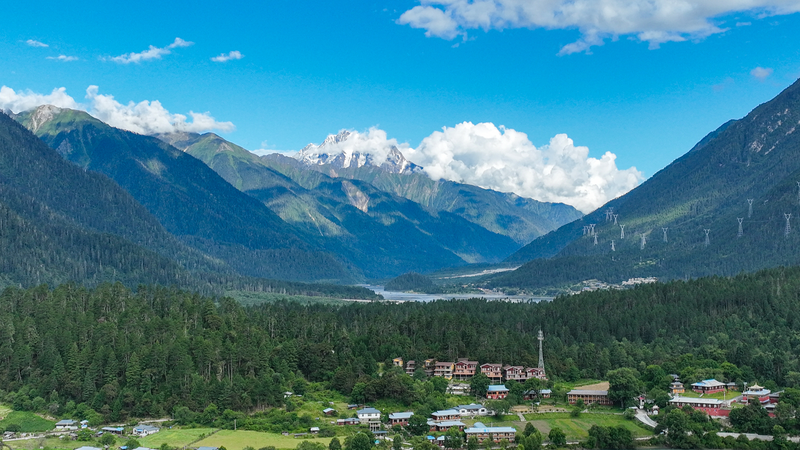 Xizang’s Skyline: Nature’s Masterpiece on the ‘Roof of the World’ 🌄 Xizang's Skyline: Nature's Masterpiece on the 'Roof of the World' 🌄 video poster
